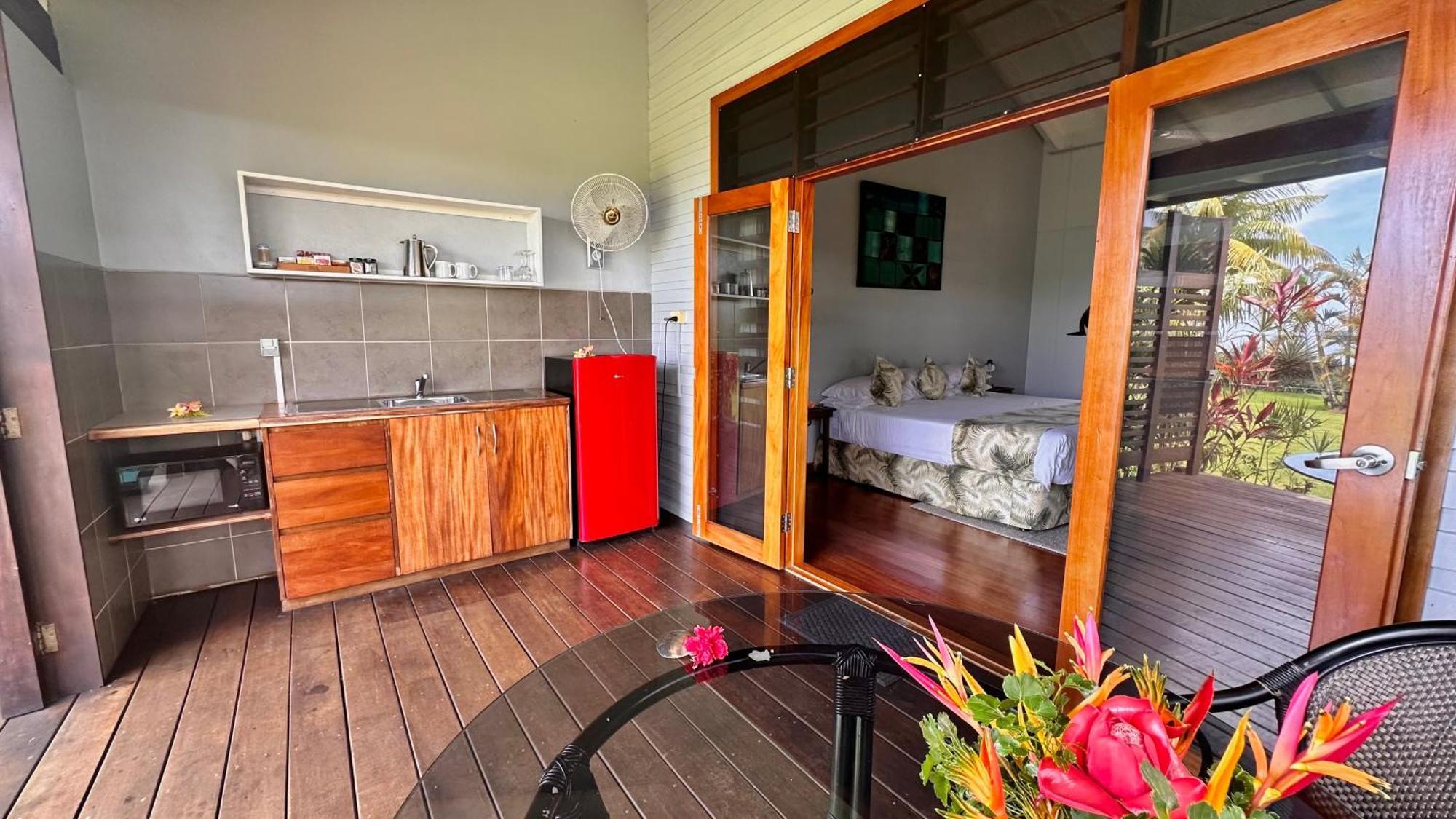 Aroha Taveuni Beachfront Bures Вайево Экстерьер фото
